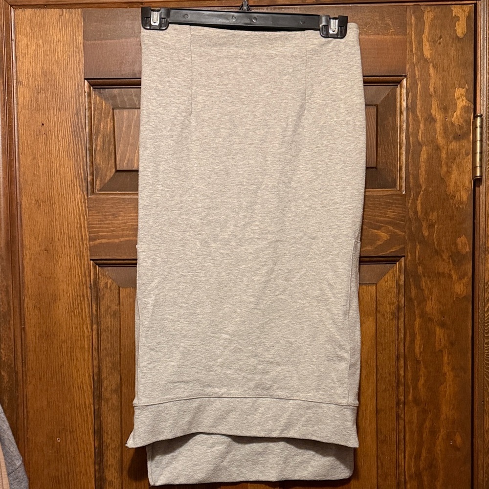 Romeo & Juliet Couture Gray Pencil Skirt